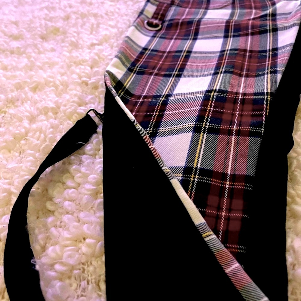 Sold out***ROYAL BONES⛓️• Bondage split Plaid skinny jeans sz 9 - Picture 4 of 4